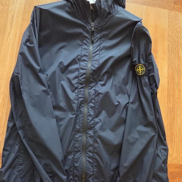 스톤아일랜드 바람막이