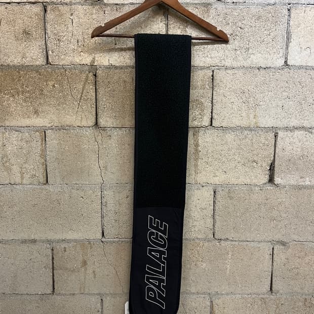 팔라스 로고 머플러