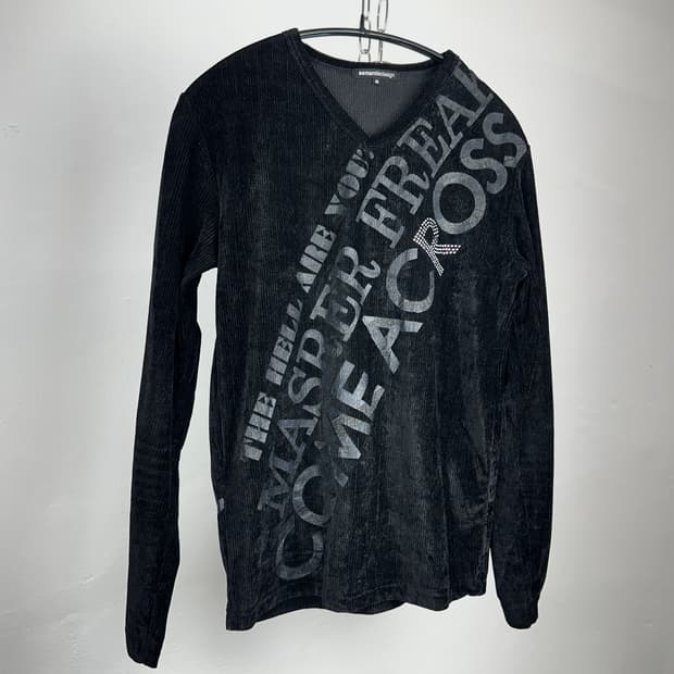 Semantic design velour v sleeve