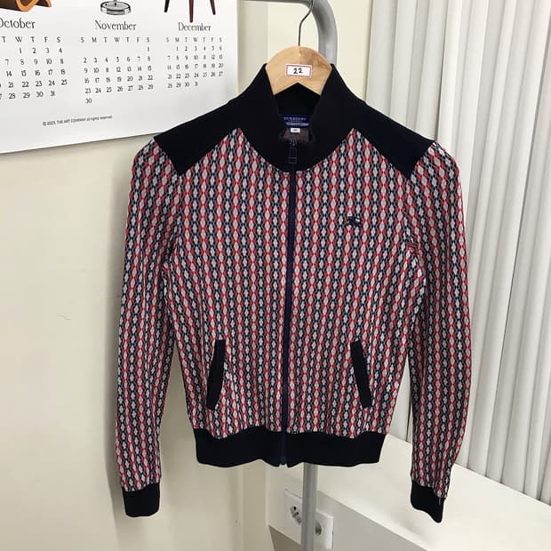 버버리 로고 아가일 집업 자켓