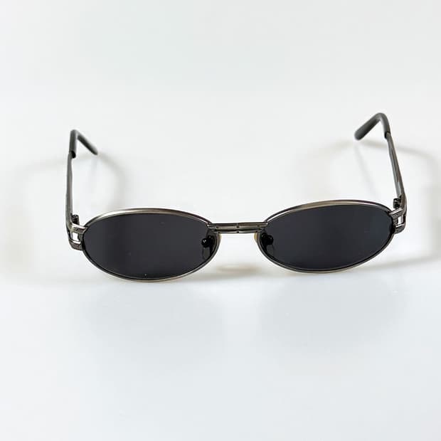 90s JOANNA 건메탈 슬림 오벌 프레임 빈티지 선글라스