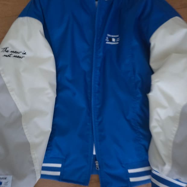 아더에러 컨버스 쉐입스 바시티 자켓