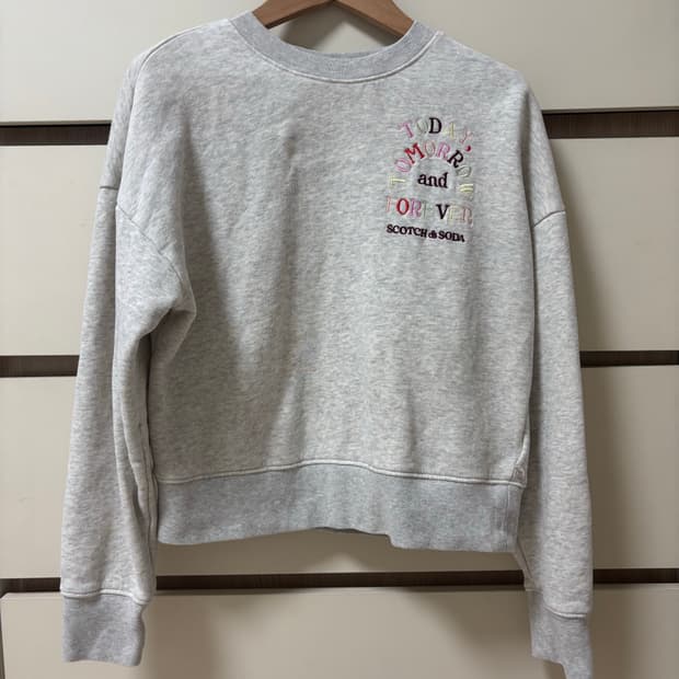 스캐치앤소다 자수 레터링 기모맨투맨