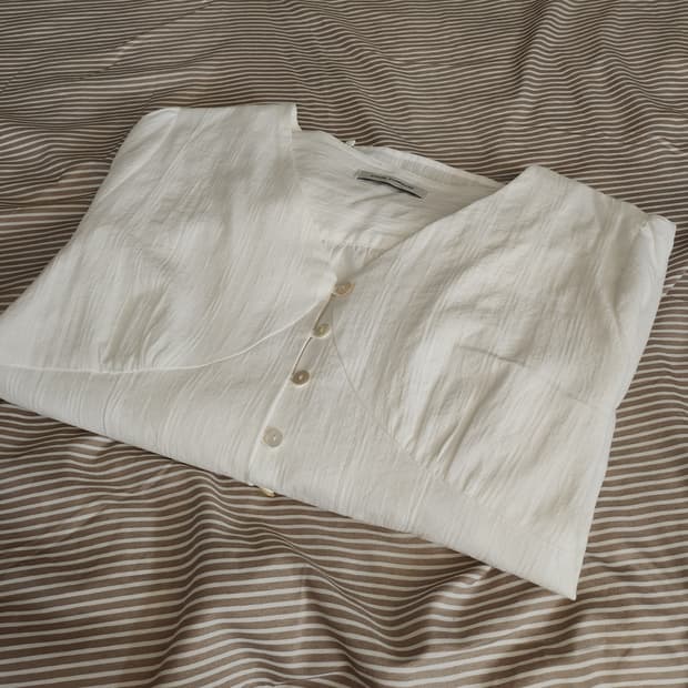 comos 1132  line shirring blouse