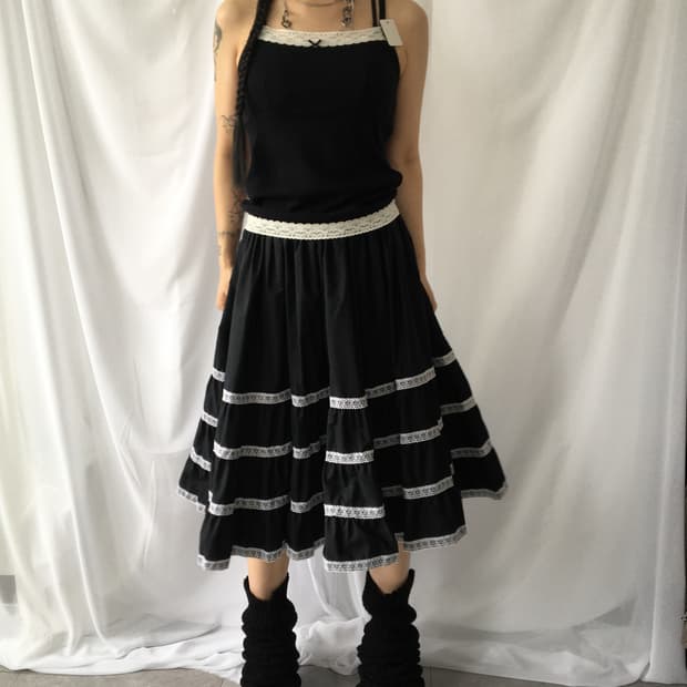 lace trimming sleeveless