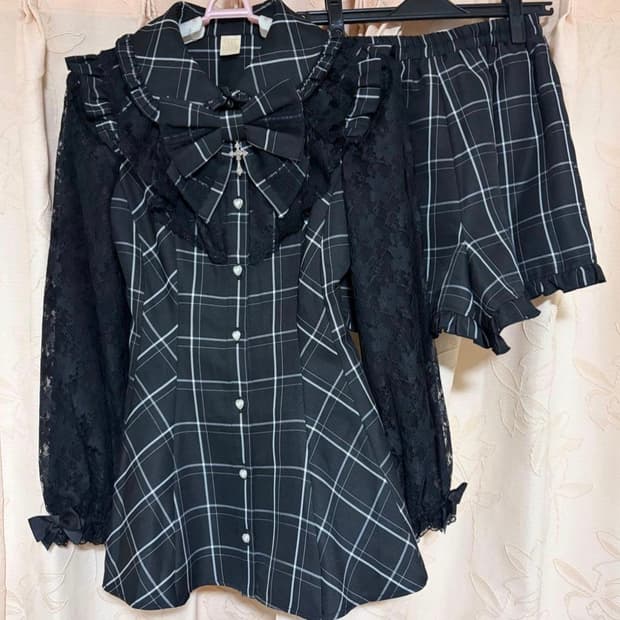 [판매보류]시허니 러플&소매 레이스 십자가 셋업 긴팔 체크