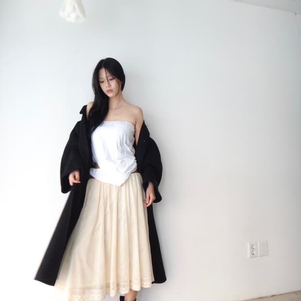 Flower detail banding sha skirt / ivory