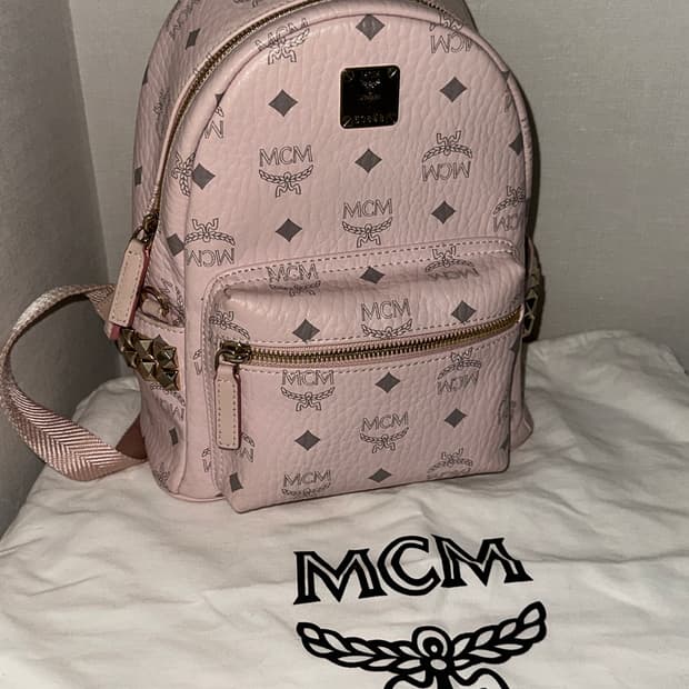 MCM 스타크 사이드 스터드 백팩 파우더 핑크