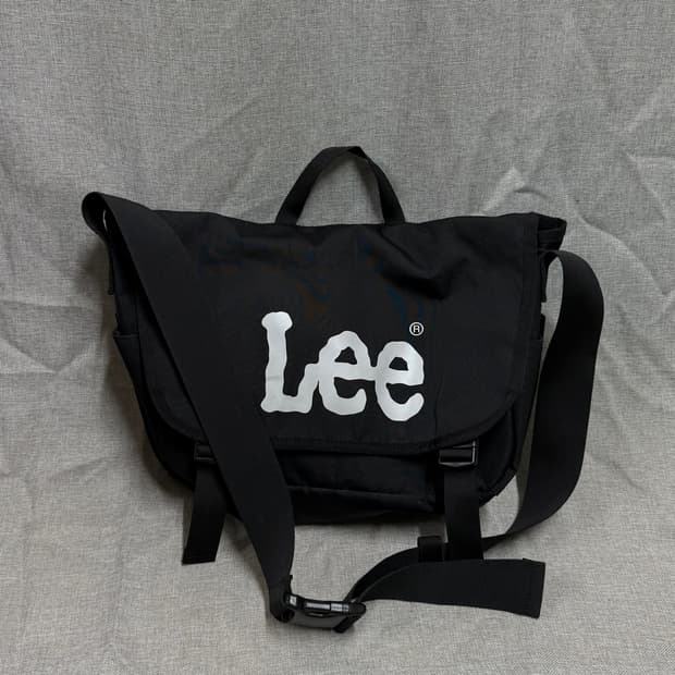 Lee 트위치 로고 코듀라 메신저백 블랙