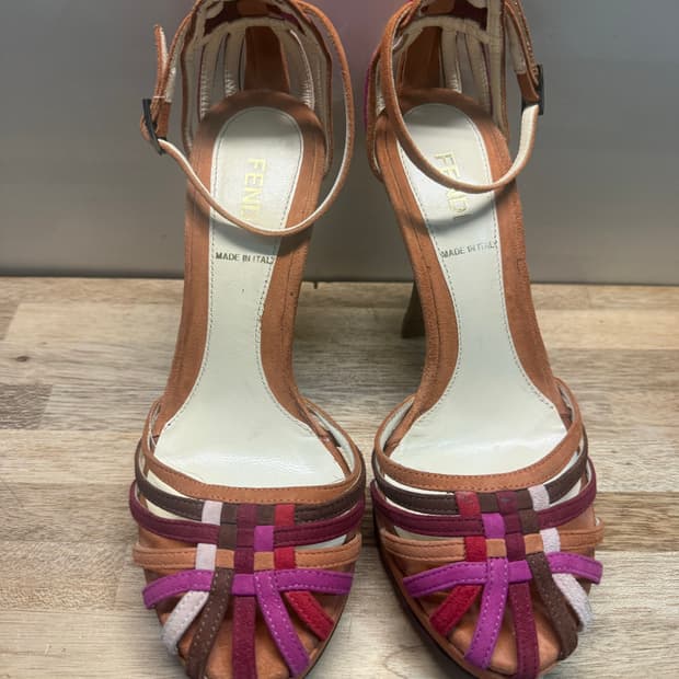 펜디 하이힐 35(225-230)