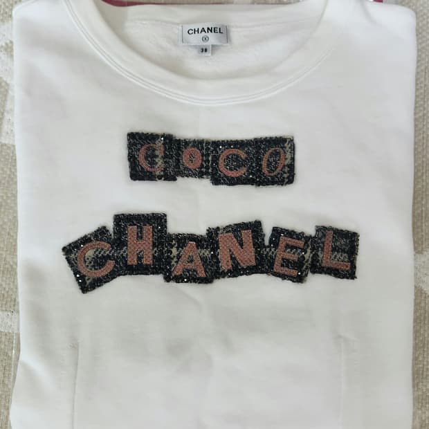 [정품] 샤넬 COCO 반팔 티셔츠 38 (여성용) 새상품급 한정판