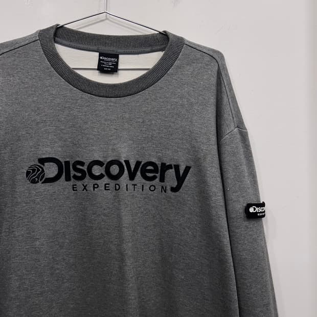 디스커버리 슬리브와펜 자수로고 맨투맨