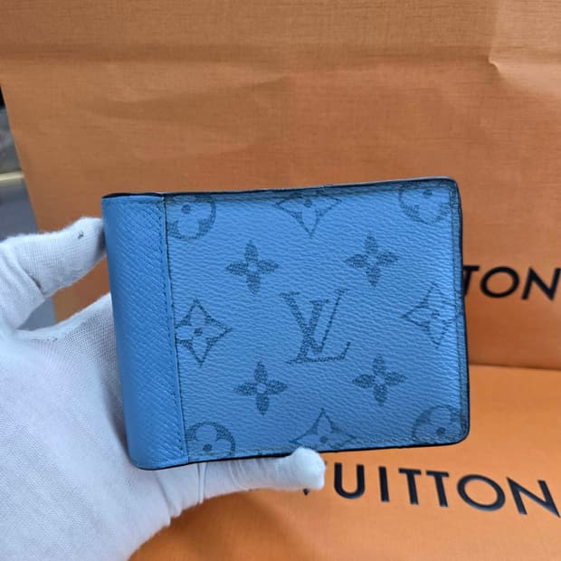 [50%할인] 루이비통 스카이블루 멀티플 반지갑