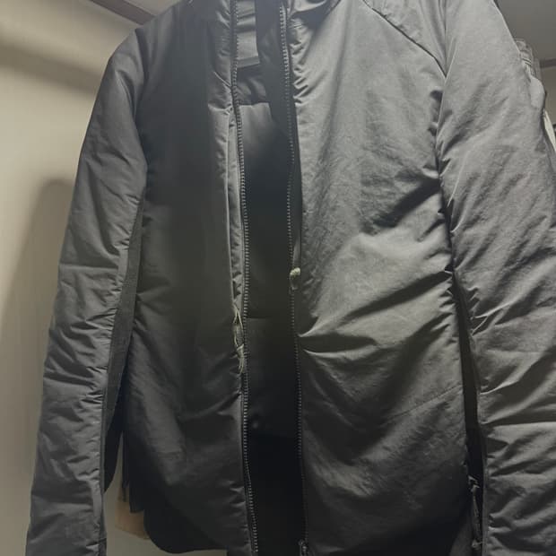 솔로이스트 사슴가죽 프리마로프트 패딩 자켓