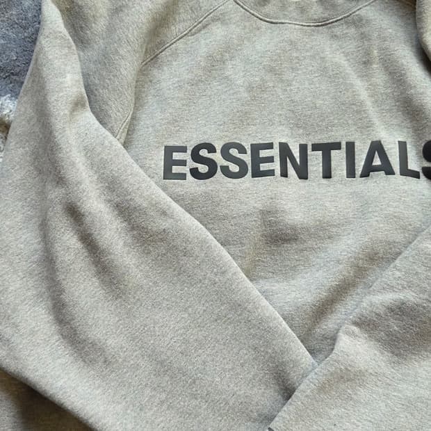 피오갓 에센셜 맨투맨 