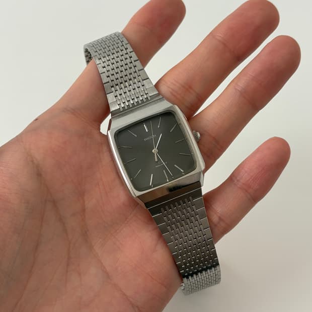 80s chacole dial silver sqaure requartz