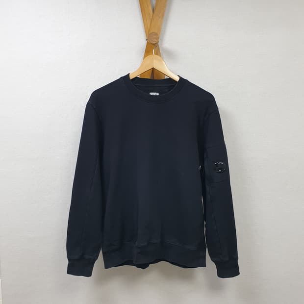 [L/100/정품] cp컴퍼니 렌즈와펜 맨투맨