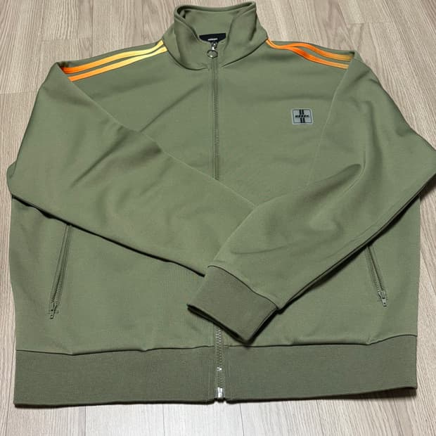 널디 트랙탑 카키 M