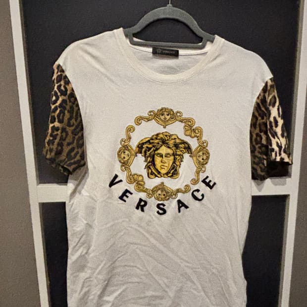 베르사체 반팔티