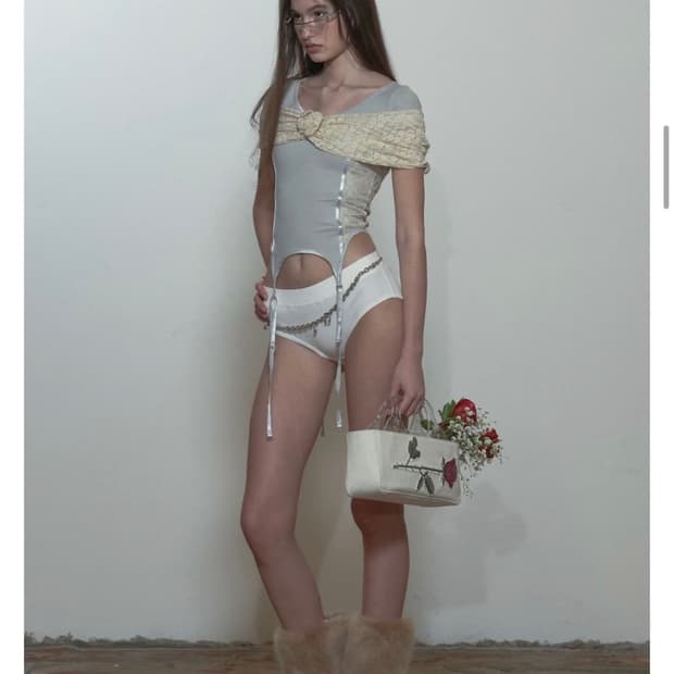 스컬프터 corset u neck tee
