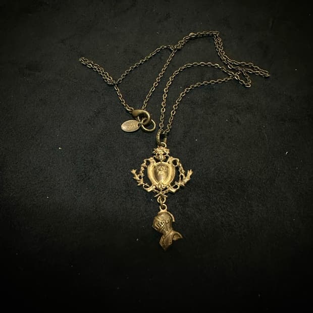 vintage midieval knight symbol neckless