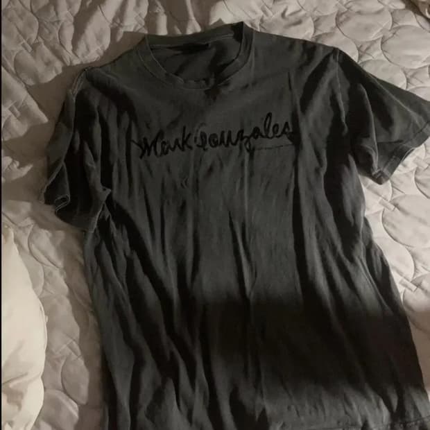 와릿이즌 차콜 로고 반팔티 