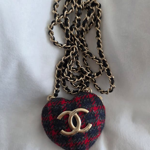 샤넬 하트 트위드 롱 네크리스 미니백