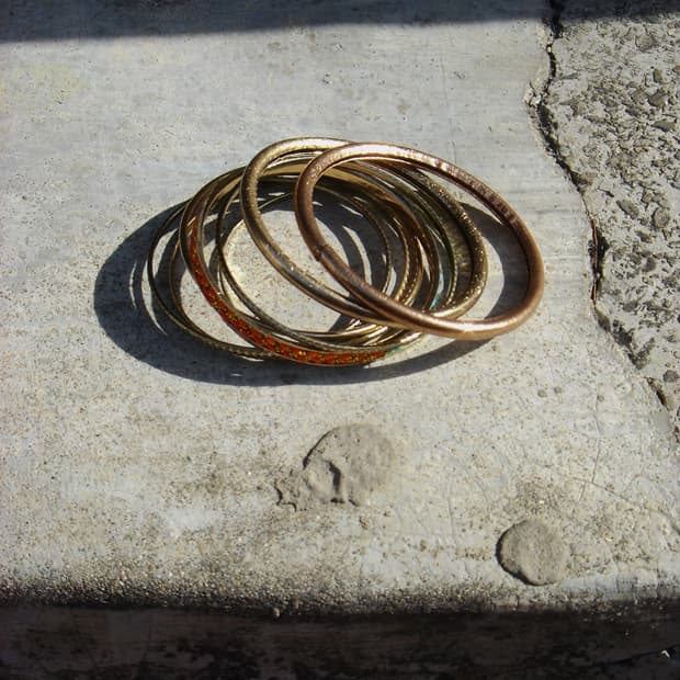 Vintage Gold 8 Set Bangle