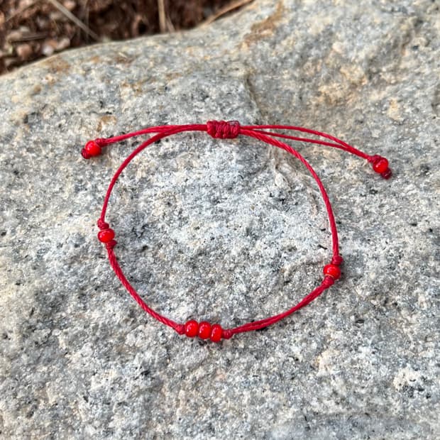 point bead bracelet