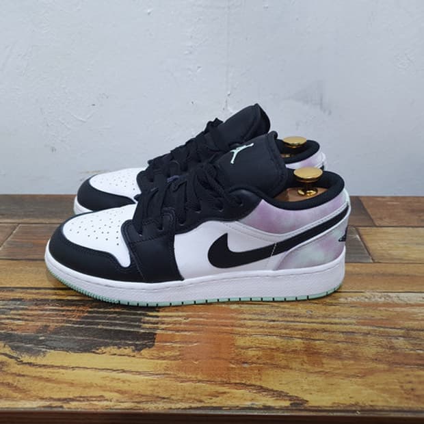 NIKE 나이키 조던 1 로우 SE 타이다이 (235MM)