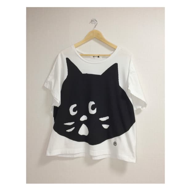 Ne-net 네넷냐 빅 페이스 화이트 반팔 티셔츠