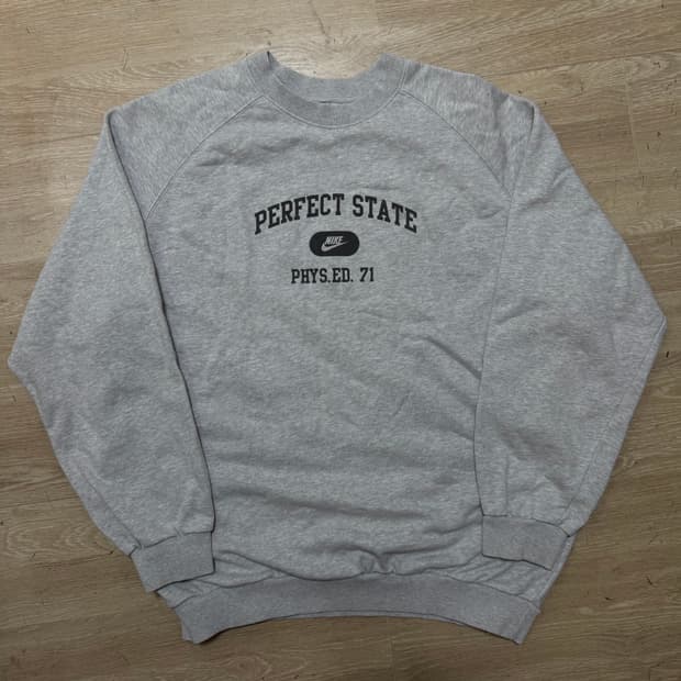 나이키 라운드 맨투맨 