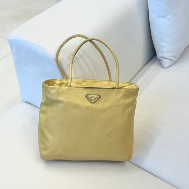 프라다 포코노 옐로우 숄더백 (정품)