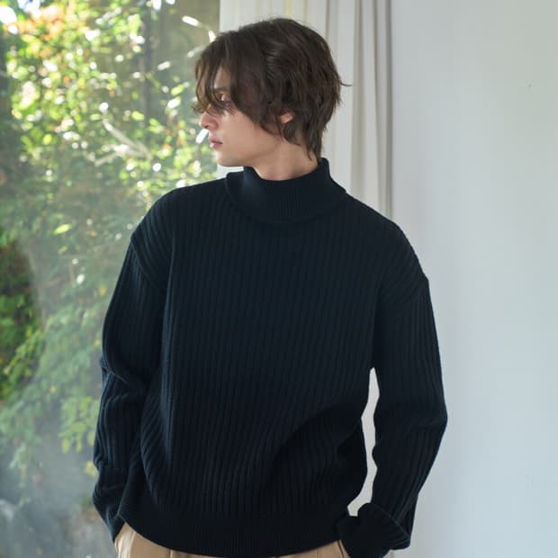웨이비니스 펄 포인트 터틀넥 니트 스웨터 블랙2