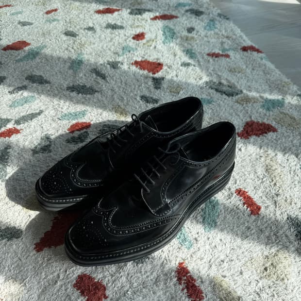 PRADA 프라다 윙팁 블랙 로퍼 270 / 8