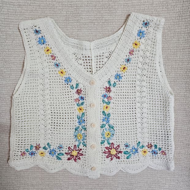 어반이즈 크로쉐니트 자수 베스트  free. 새거수준. 