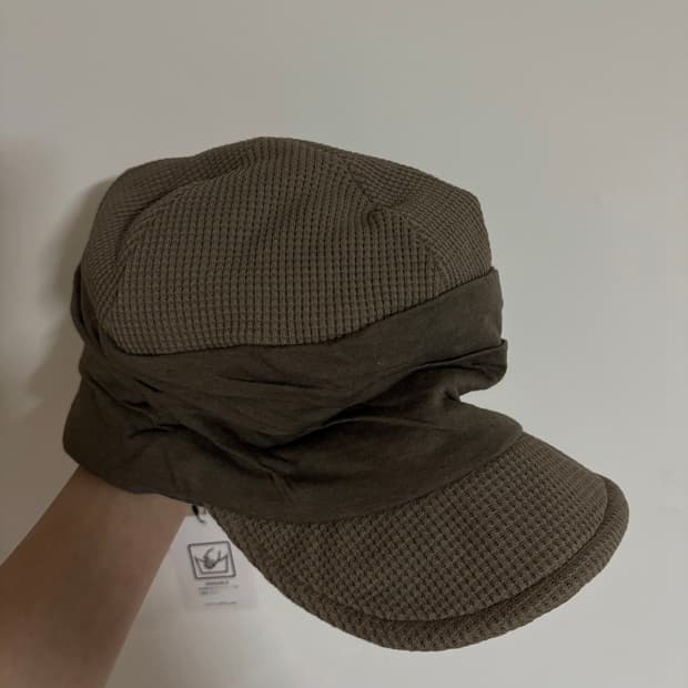 카시라 드레이프캡 브라운