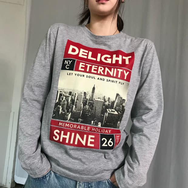 그레이 그래픽 티셔츠 