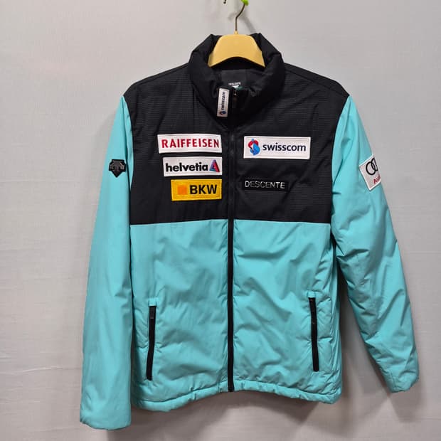 데상트 스폰서 패딩 자켓 남성100