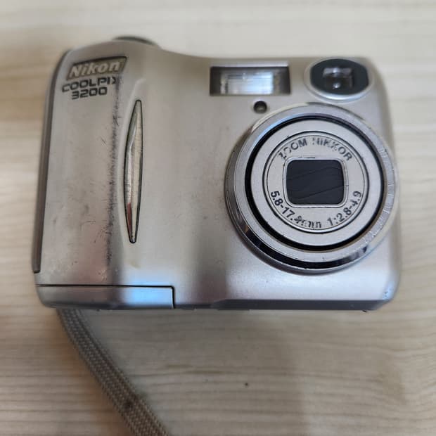 니콘 쿨픽스3200