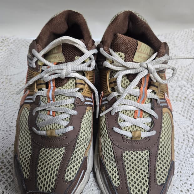 나이키 줌 보메로 5 운동화 265