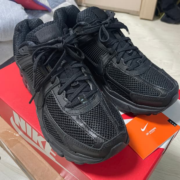 나이키 줌보메로5 SP 블랙 260
