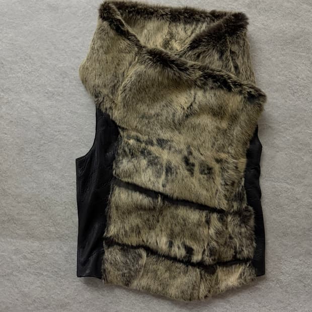 헬무트랭 래빗퍼 레더베스트