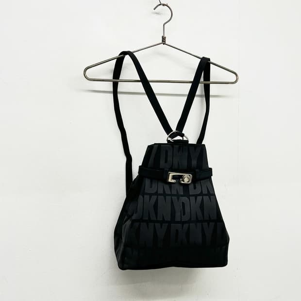 Y2K DKNY 로고 레터링 미니백팩