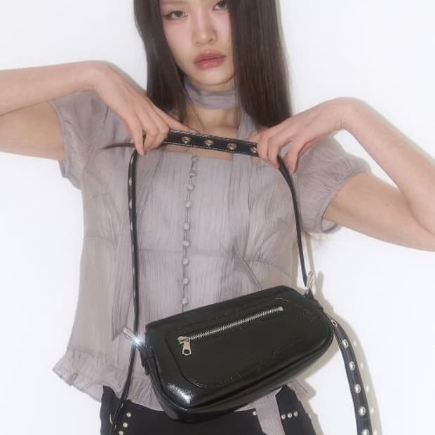 일리고 에이티피컬 포켓백