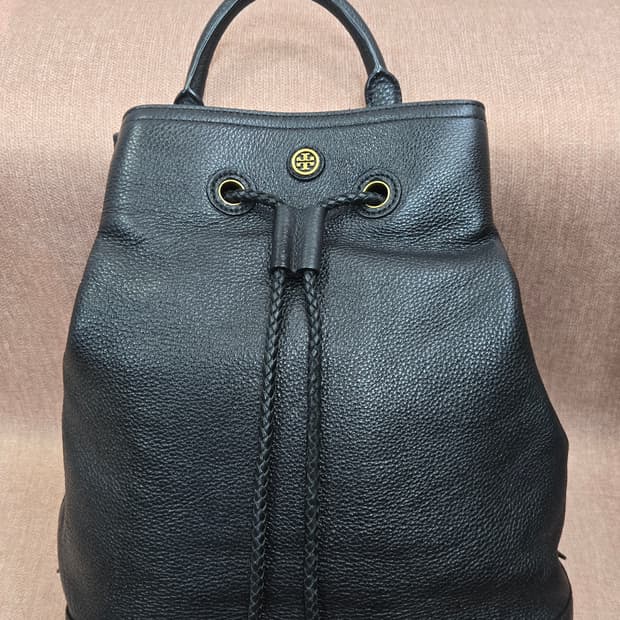 토리버치 프랜시스 레더 백팩, 블랙