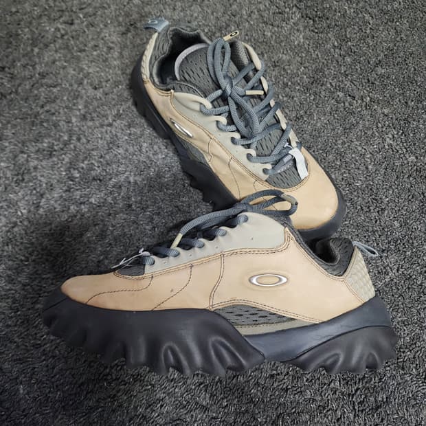 오클리 팩토리 팀 x 브레인 데드 찹 쏘우 모카