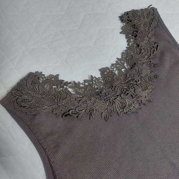 모리걸 레이어드 꽃자수 나시