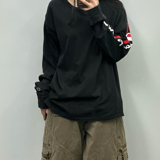 챔피온 레터링 블랙 롱슬리브 긴팔티