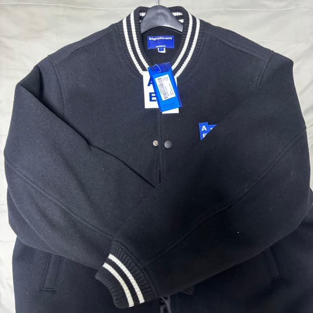 아더에러 시그니피컨트 바시티자켓 xl